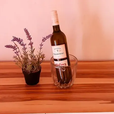 Kate & Kety Lägenhet *